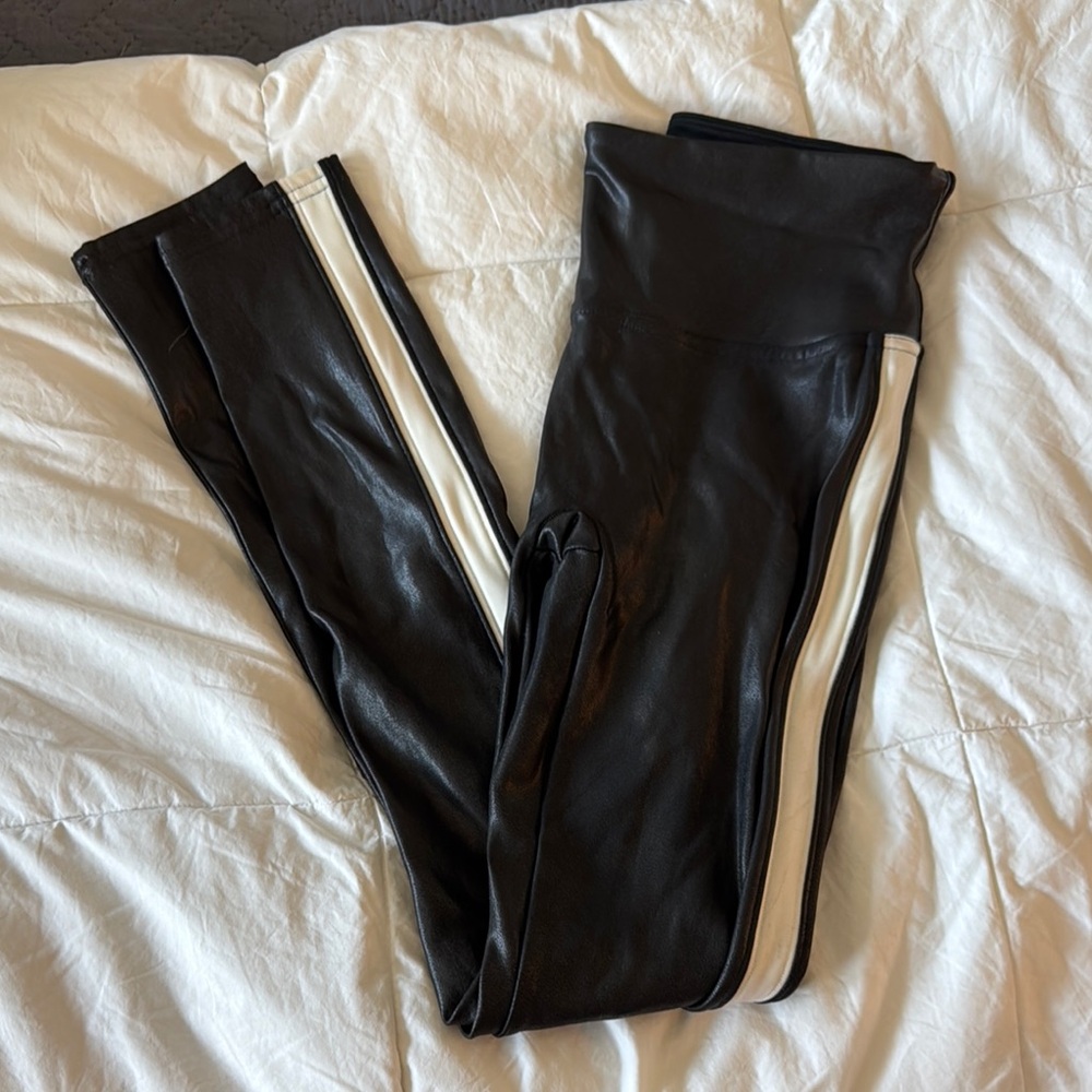 Chic Black Leggings with White Stripe